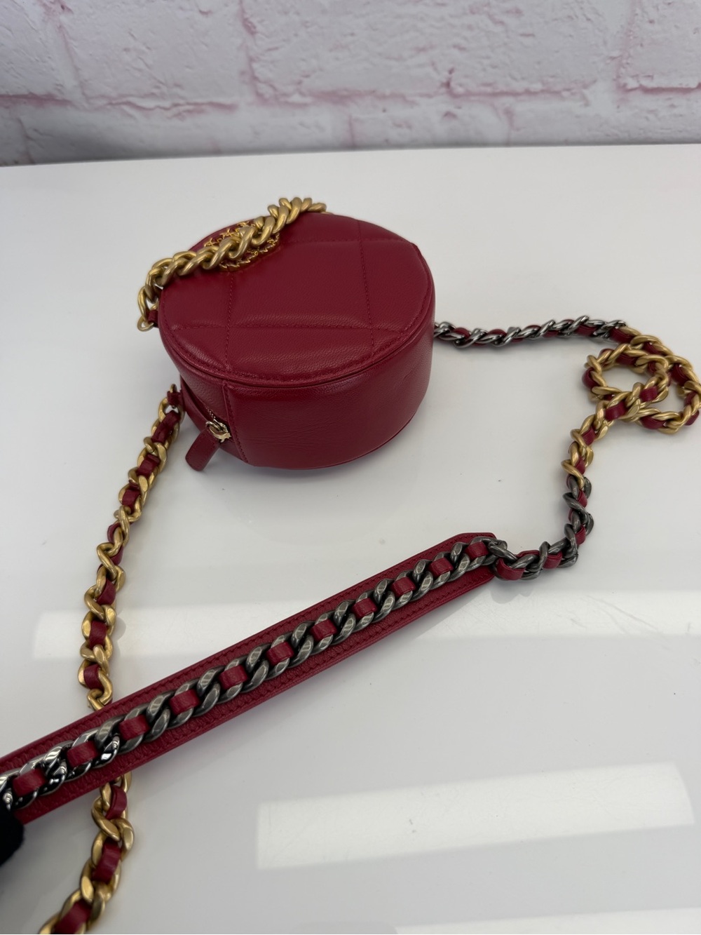 CHANEL 19 Red Quilted Round Mini Crossbody Mixed Metal Chain - Picture 10 of 15